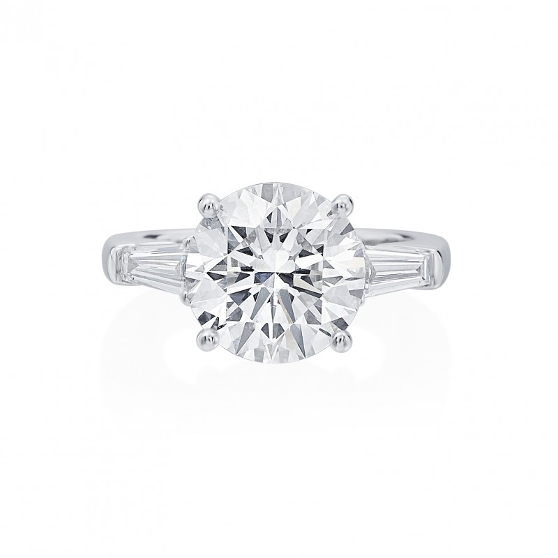 https://www.simonsjewelers.com/upload/product/Platinum 3-Stone Round Brilliant Cut Diamond Engagement Ring with 5.02ct Center